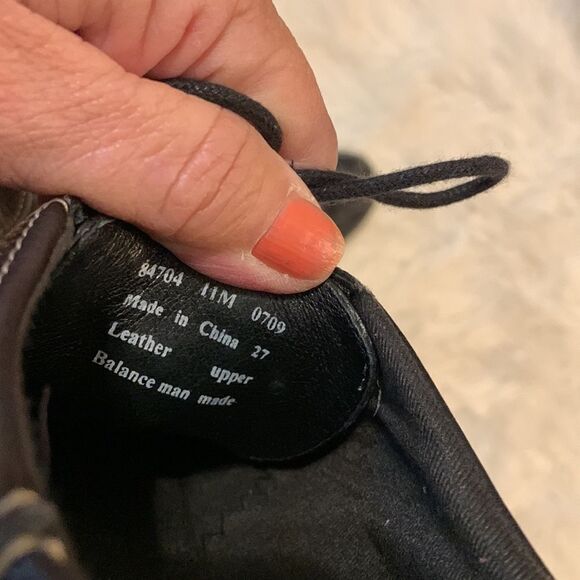 Clarks size 11 leather black sneaker/loafer - Picture 6 of 6